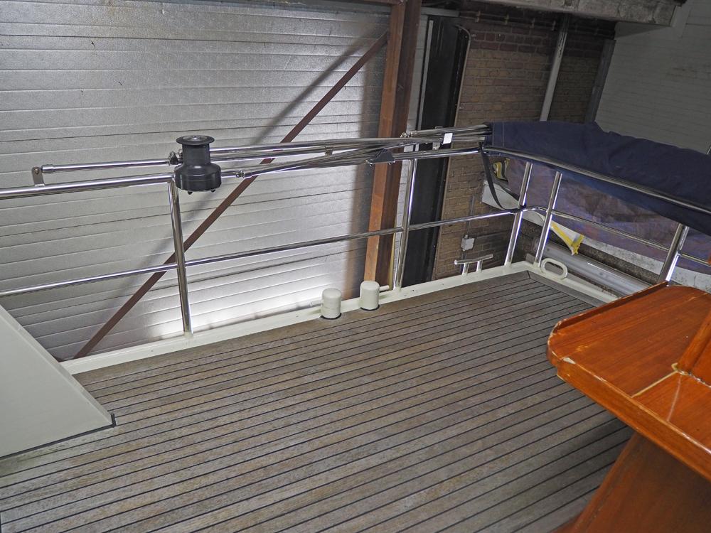 picture Deck equipment